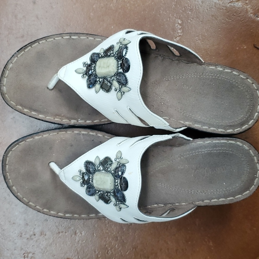NATURAL SOUL Jewelled Embellished Sandals Size 9